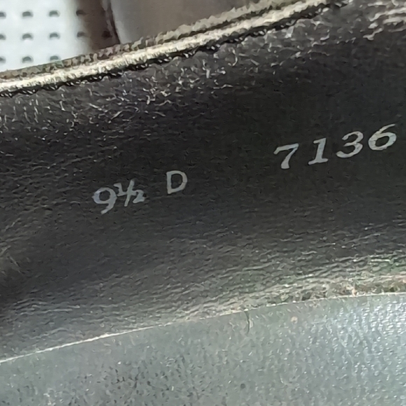 Bally Elegant Black Leather Men's Slip-Ons - Picture 4 of 11